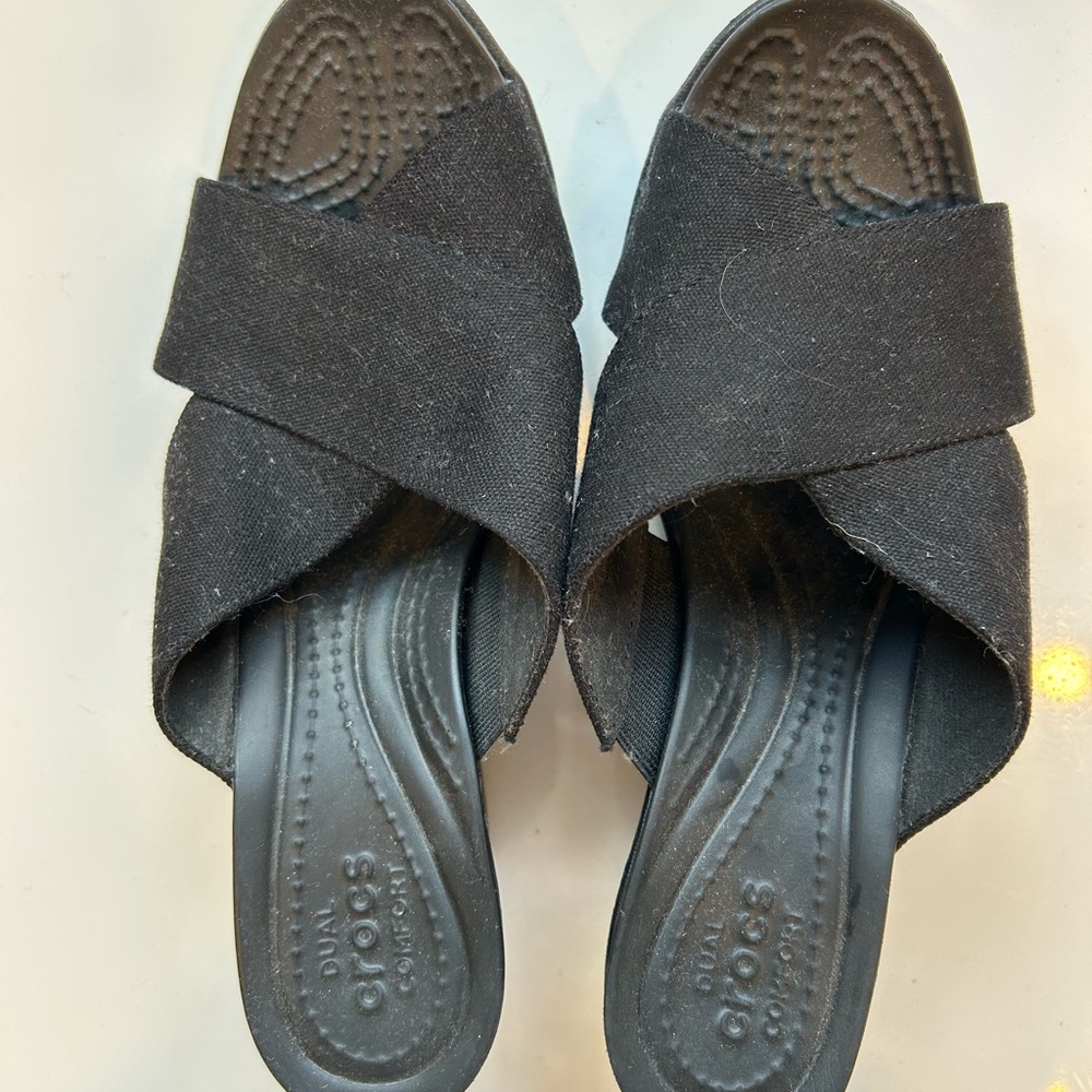 CROCS Women's Black Crisscross Mules